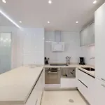 Puerto Ideal Location * 埃斯特波纳