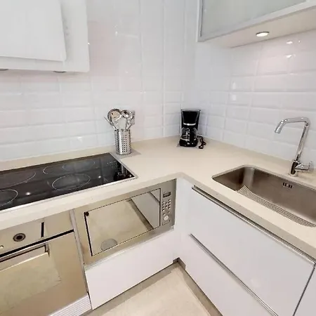 Puerto Ideal Location Estepona
